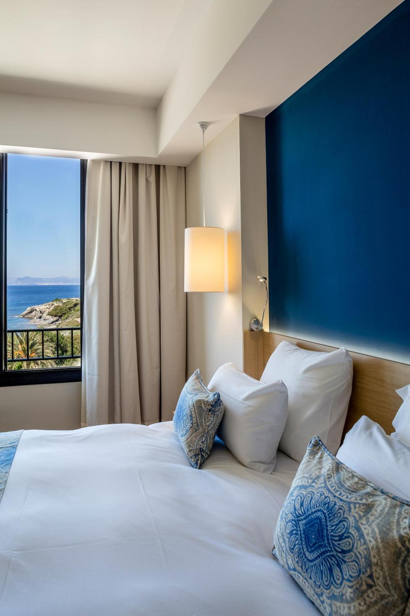 Hotel Helios & Spa - Ile Des Embiez Сис-Фур-Ле-Пляж Экстерьер фото
